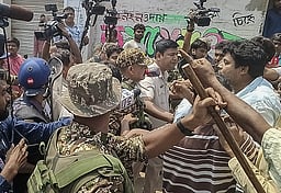 முர்ஷிதாபாத் கலவரம்: ஆட்சியரிடம் அறிக்கை கோரும் தேர்தல் ஆணையம்!