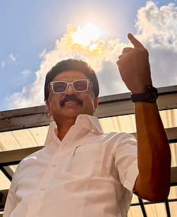 தேர்தல் நாள்.. வாக்களித்த தலைவர்கள்!