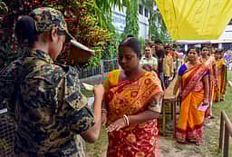 மேற்கு வங்கம்: 9 மணி நிலவரப்படி 18.76% வாக்குகள் பதிவு!