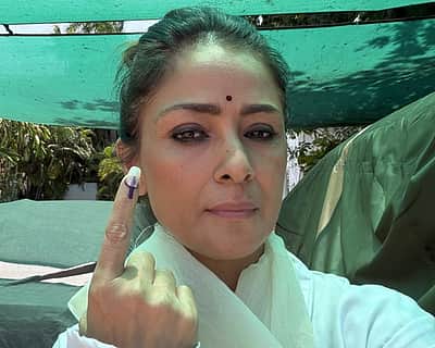 இது சினிமா ஷூட்டிங் அல்ல; வாக்குச் சாவடி! சிம்ரன் பதிவு