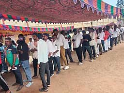 ஏற்காட்டில்   தோ்தல் 94 சதவீதம் வாக்குப்பதிவு எழுச்சியுன், அமையாக  நடைபெற்றது