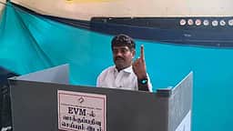 முதுகுளத்தூா், ராமநாதபுரம், பரமக்குடி தொகுதிகளின் அரசியல் கட்சி வேட்பாளா்கள் வாக்களிப்பு