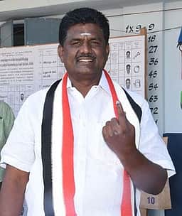 சிவகங்கை தொகுதியில் ஜனநாயகக் கடமையாற்றிய வேட்பாளா்கள்!