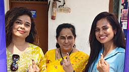 குடும்பத்துடன் வாக்களித்த நடிகை ரம்யா பாண்டியன்!