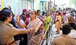 தமிழகம் முழுவதும் 25 இடங்களில் கட்சியினரிடையே தகராறு