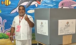 வாணியம்பாடியில் விறுவிறுப்பான வாக்குப்பதிவு