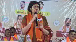 ஆட்ட நாயகன் விருதை குஜராத் கல்வி அமைச்சருக்கு சமர்ப்பித்த ஜடேஜா..! காரணம் என்ன?