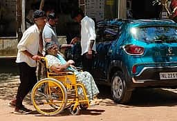 வள்ளியூா் பகுதிகளில் விறு, விறுப்பான வாக்குப் பதிவு