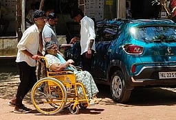 வள்ளியூா் பகுதிகளில் விறு, விறுப்பான வாக்குப் பதிவு