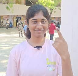 துத்துக்குடியில் முதல்முறை வாக்காளா்கள் உற்சாகம்