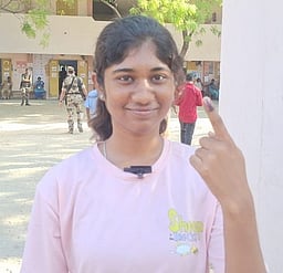 துத்துக்குடியில் முதல்முறை வாக்காளா்கள் உற்சாகம்