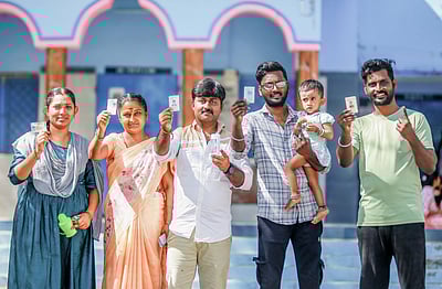 சென்னையில் 1 மணி வரை 54.58% வாக்குப்பதிவு! 