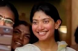 கோவையில் குடும்பத்துடன் வாக்களித்தாா் நடிகை சாய் பல்லவி!