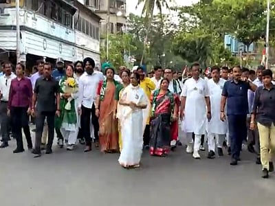 பவானிபூரில் முதல்வர் மமதா சாலைவலம்; பொதுமக்களுடனும் கலந்துரையாடல்  