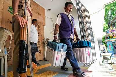 அதிக கவனம்பெறும் தேனி வாக்குச்சாவடி! 5 பேரில் வாக்களித்தது எத்தனை பேர்?
