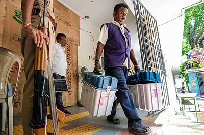 அதிக கவனம்பெறும் தேனி வாக்குச்சாவடி! 5 பேரில் வாக்களித்தது எத்தனை பேர்?