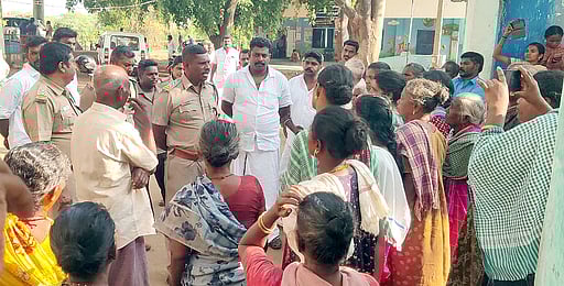 பழங்குடியினா் தோ்தல் புறக்கணிப்பு: பேச்சுவாா்த்தைக்குப் பின் சமரசம்