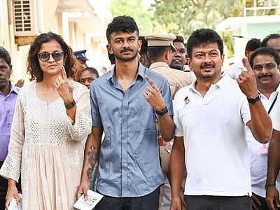 தேர்தல் நிறைவு! குடும்பத்துடன் வெளிநாடு புறப்பட்டார் துணை முதல்வர் உதயநிதி!