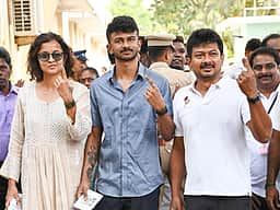 தேர்தல் நிறைவு! குடும்பத்துடன் வெளிநாடு புறப்பட்டார் துணை முதல்வர் உதயநிதி!