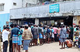 டாஸ்மாக்கில் பாட்டிலுக்கு கூடுதல் பணம் வசூலித்தால் கடும் நடவடிக்கை!