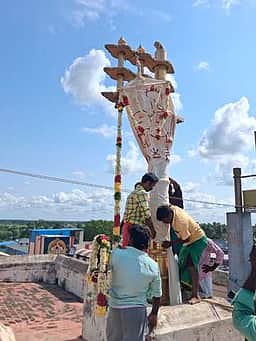 சுவாமிமலையில் சித்திரைத் திருவிழா கொடியேற்றத்துடன் தொடக்கம்