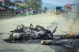 மணிப்பூரில் தீவிரவாதிகள் துப்பாக்கிச்சூடு - 3 போ் உயிரிழப்பு