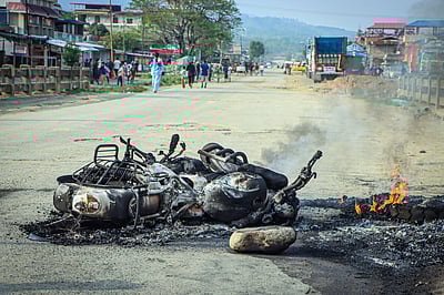 மணிப்பூரில் தீவிரவாதிகள் துப்பாக்கிச்சூடு - 3 போ் உயிரிழப்பு