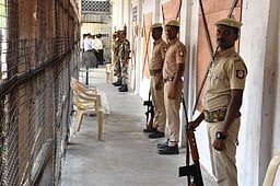 வாக்கு எண்ணும் மையங்கள் 24 மணி நேரமும் கண்காணிப்பு