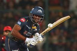 சாய் சுதர்சன் சதம்: பெங்களூருக்கு 206 ரன்கள் இலக்கு!   