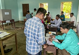 தஞ்சாவூா் மாவட்டத்தில் 80.60 % வாக்குப் பதிவு