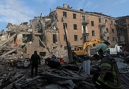 உக்ரைனில் ரஷியா வான்வழி தாக்குதல்