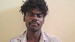 மூதாட்டியிடம் தங்க நகைகள் பறிப்பு: 2 சிறுமிகள் உள்பட 3 போ் கைது