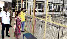 மின்னணு வாக்குப்பதிவு இயந்திரங்களில் 11,93,748 போ் வாக்களிப்பு: ஆட்சியா்