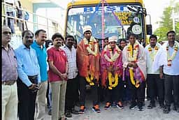 தேசிய கடற்கரை கைப்பந்து போட்டி: பதக்கம் வென்ற மாணவ- மாணவியருக்கு வரவேற்பு