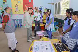 பள்ளியில் ரோபோட்டிக்ஸ் சைபா் காட்சி