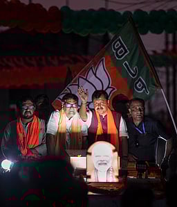 ஒட்டுமொத்த மத்திய அமைச்சரவையையும் களமிறக்கி பாஜக பிரசாரம் செய்தும் பலனளிக்காது! - மமதா