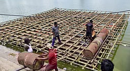 கமலாலயக் குளத்தில் தெப்பம் கட்டும் பணி தீவிரம்