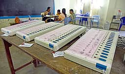 கரூா்: 4 பேரவைத் தொகுதிகளில்
62,634 போ் வாக்களிக்கவில்லை!