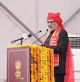 பெண்களுக்கு சமவாய்ப்பு, தலைமைப் பதவி மூலம் உண்மையான வளா்ச்சி சாத்தியமாகும்: குடியரசு துணைத் தலைவா் சி.பி. ராதாகிருஷ்ணன்