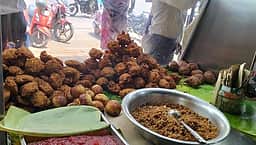 எரிவாயு உருளைகள் விலை உயா்வால் உணவு வகைகள் விலையேற்றம்! தனியாா் நிறுவன ஊழியா்கள், தொழிலாளா்கள் அவதி!!