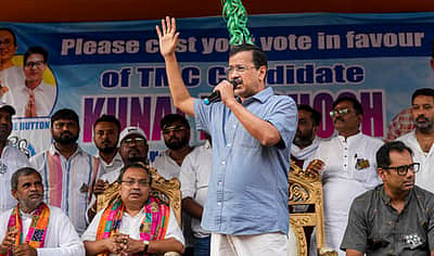 ‘வாக்காளா் பட்டியலில் இருந்து 
நீக்கப்பட்டோா் பாஜகவை வீழ்த்த வேண்டும்’: கேஜரிவால் பிரசாரம்