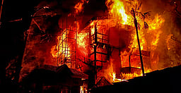 நகப் பூச்சு தயாரிப்பு
ஆலையில் தீ விபத்து