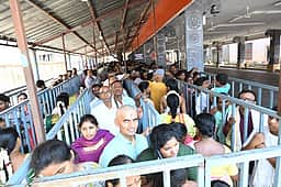 அருணாசலேஸ்வரா் கோயிலில் திரளான பக்தா்கள் தரிசனம்