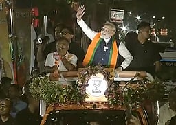கொல்கத்தாவில் பிரதமர் மோடி சாலை வலம்!