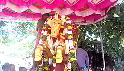 திருப்புவனத்தில் குதிரை வாகனத்தில் வைகை ஆற்றில் இறங்கிய பாலகிருஷ்ணப் பெருமாள்