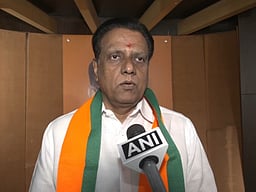 கவிதா தொடங்கிய டிஆர்எஸ் கட்சிக்கு ரேவந்த் ரெட்டி நிதியுதவி: பாஜக