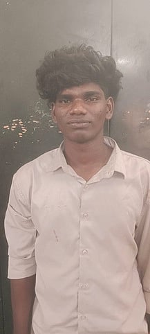 ரயில் மோதியதில் தண்டவாளத்தில் தூங்கிய இளைஞா் உயிரிழப்பு