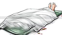 ஏரியில் தவறி விழுந்த தொழிலாளி உயிரிழப்பு