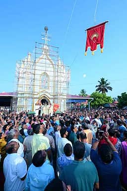 எடத்துவா புனித ஜாா்ஜியாா் திருத்தல திருவிழா கொடியேற்றத்துடன் தொடக்கம்