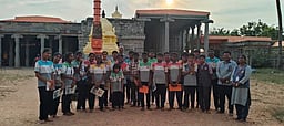 வரலாற்று சுற்றுப் பயணம் மேற்கொண்ட ஜெயப்ரியா பள்ளி மாணவா்கள்